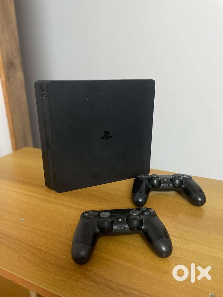 PlayStation 4 slim CD version