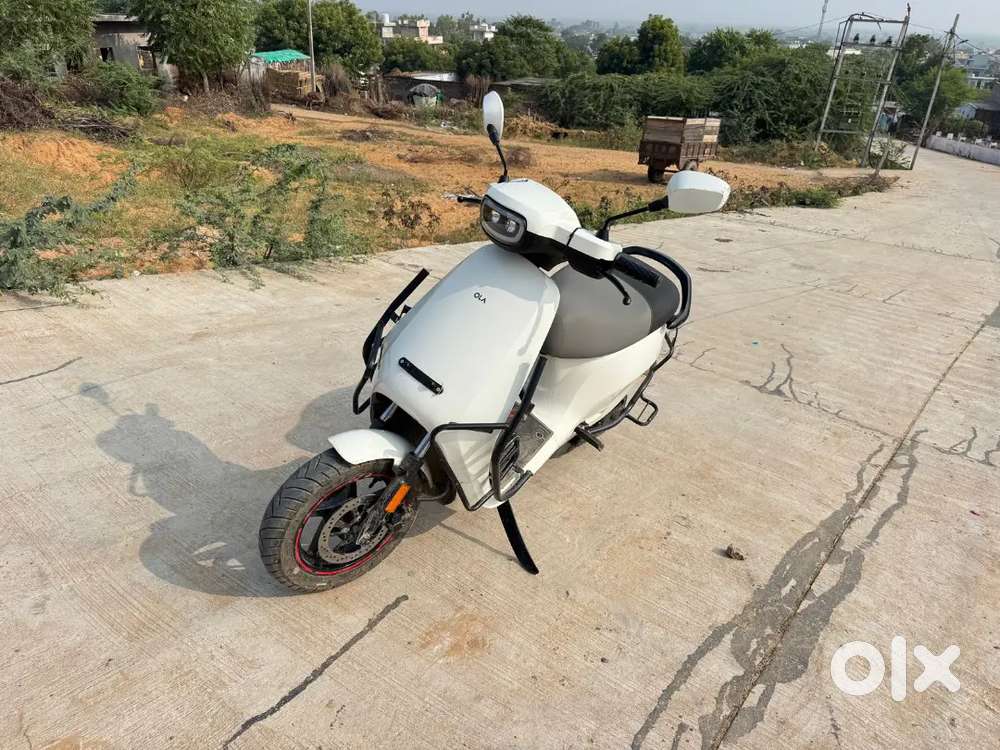 Urgent sell a one condition h, 4kwh battery, 242 km range company clam