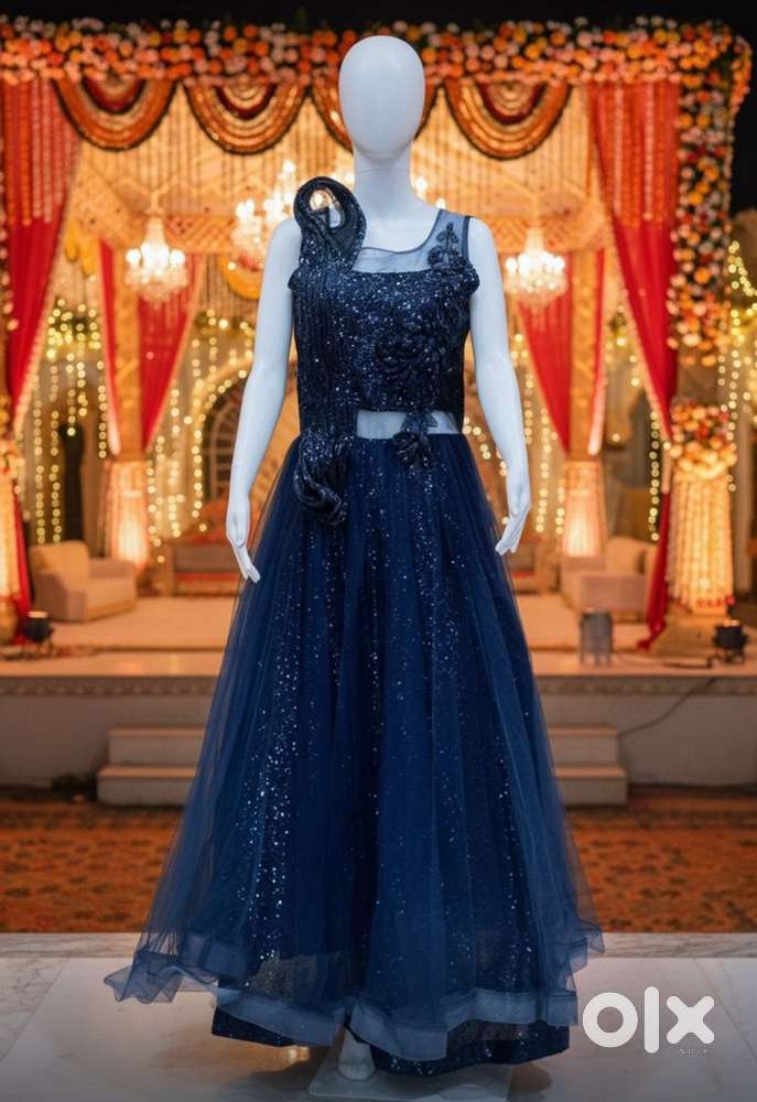 Required sales girl for ladies wear rang mahal alakpuri vadodara