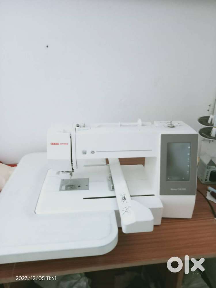 Computarised Embroidery machine(usha genome 550e)