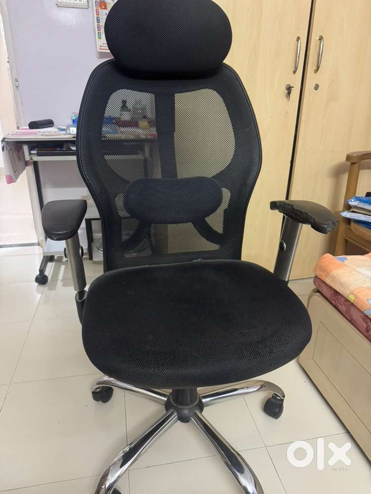 5-year old computer chair for sale