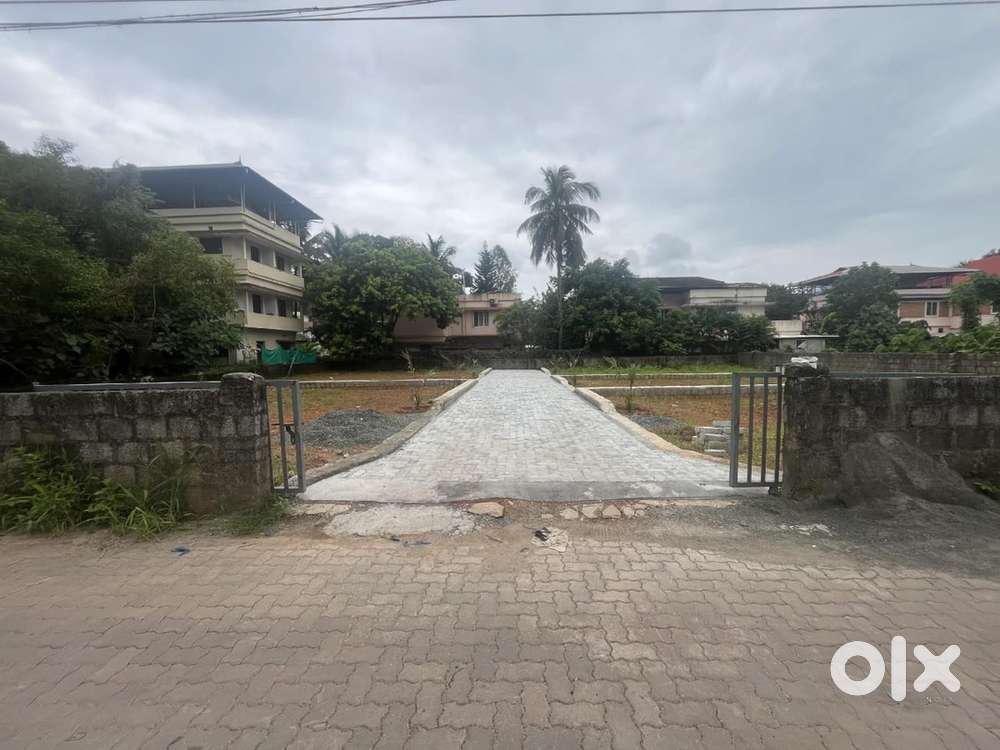 3,4 CENTS PLOTS FOR SALE AT KAKKANAD ALAPPAT NAGAR 16 LACKS PER CENT