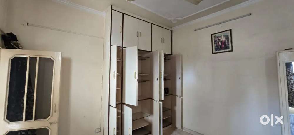 1bhk fully furinshed available for rent.