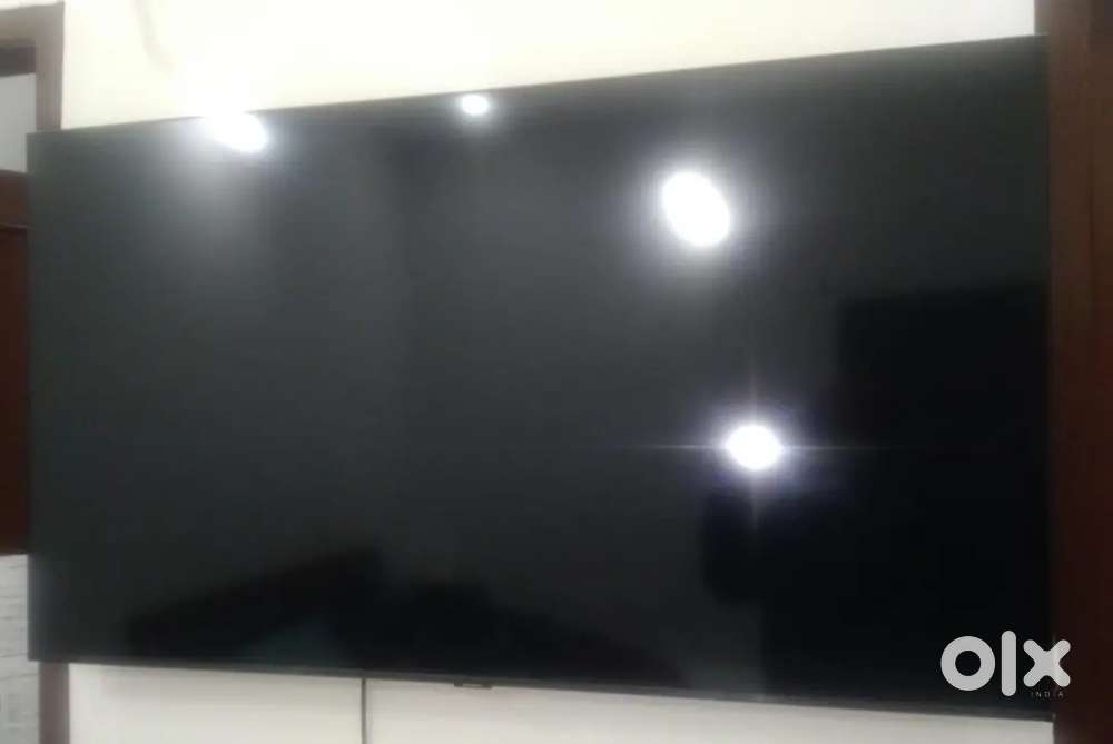 Samsung 55 Ultra HD 4K Smart LED TV +TableStand, Wallmount, Bill&Box