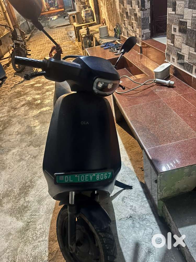 Ola S1 Air EV scooty non accidentel