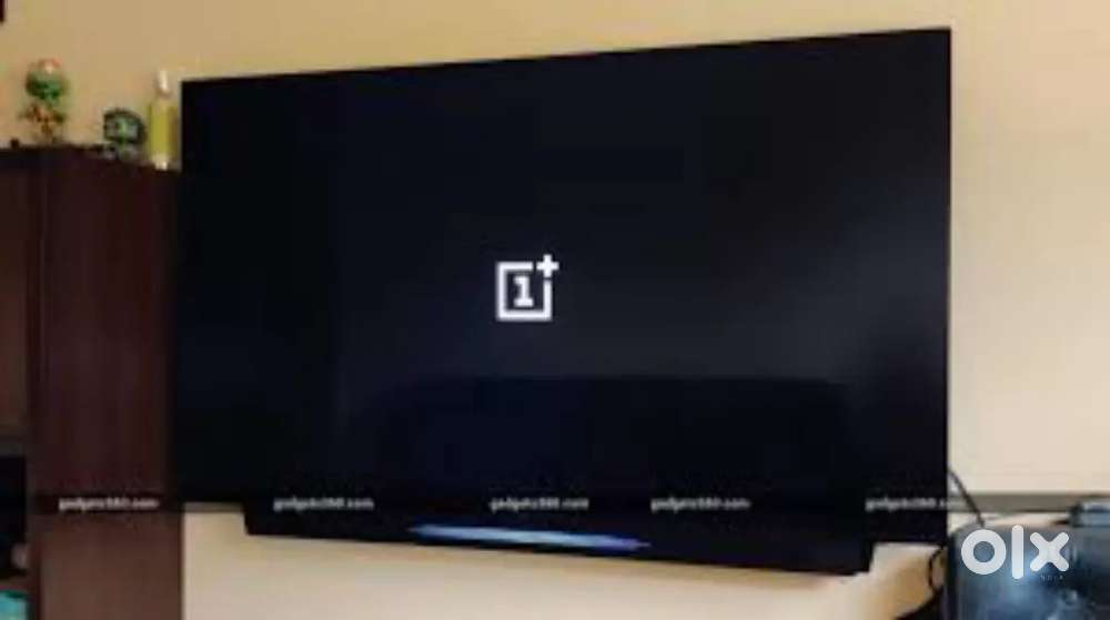 OnePlus smart google tv with 4K quality
