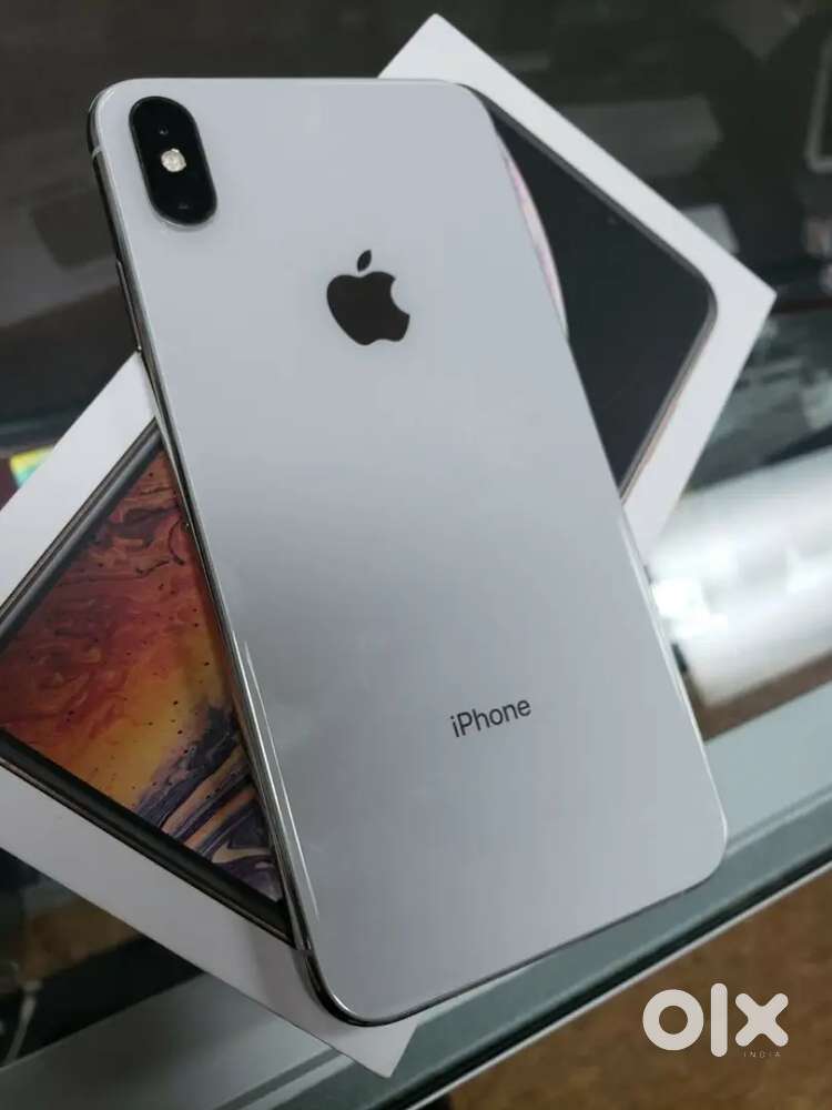 Offer I phone xs 256gb with bill box all kit or warranty cod