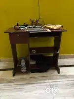 Computer table for sale