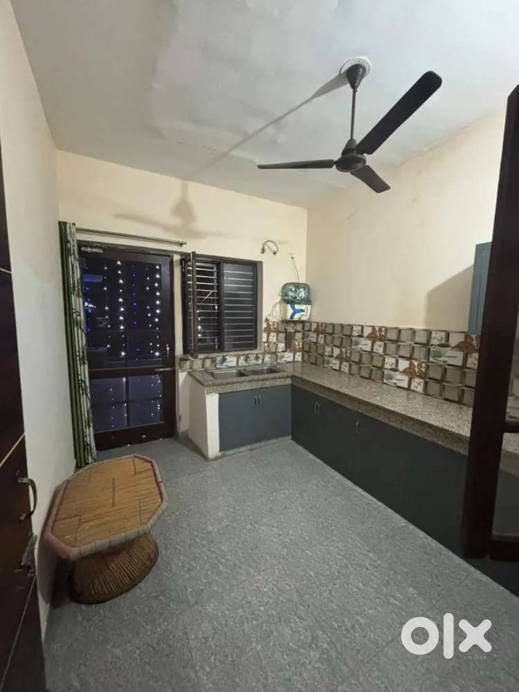 Direct Owner deal 1 room set and 2 read description below