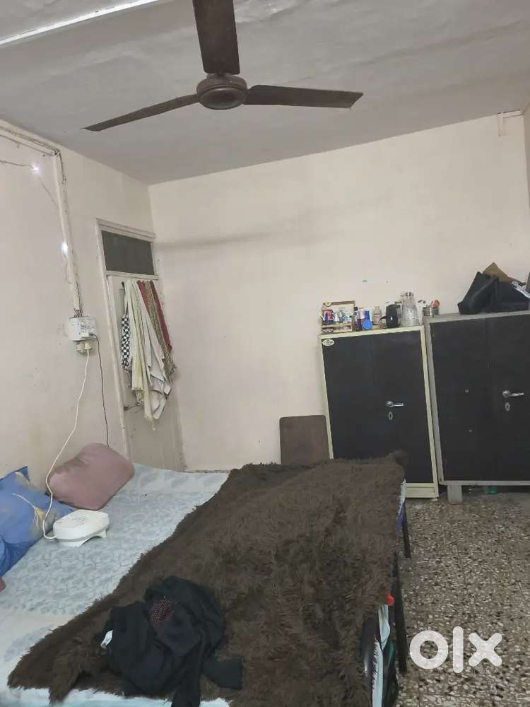 Female Flatmate Required