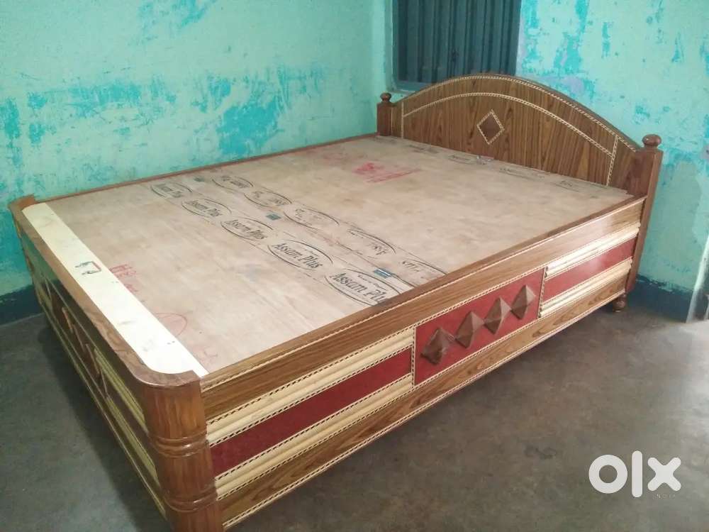 Newly made attractive box bed having size 5/6.5