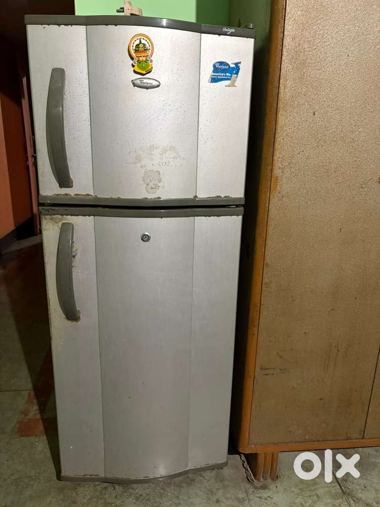 Double Door Whirlpool fridge in working condition