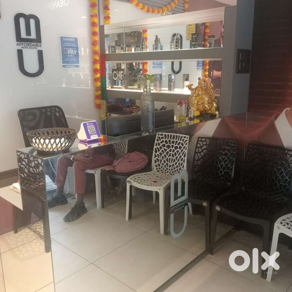 Front office Manager For Cheap And Best Men’s Affordable Salon