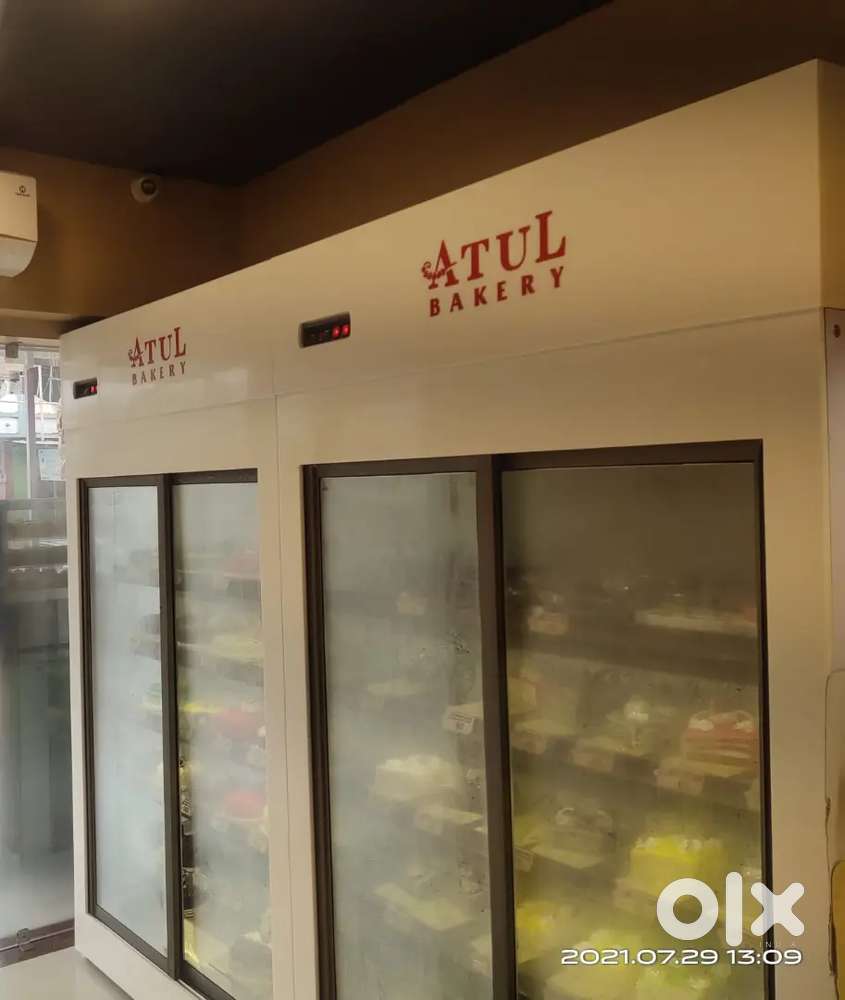 Cake display fridges