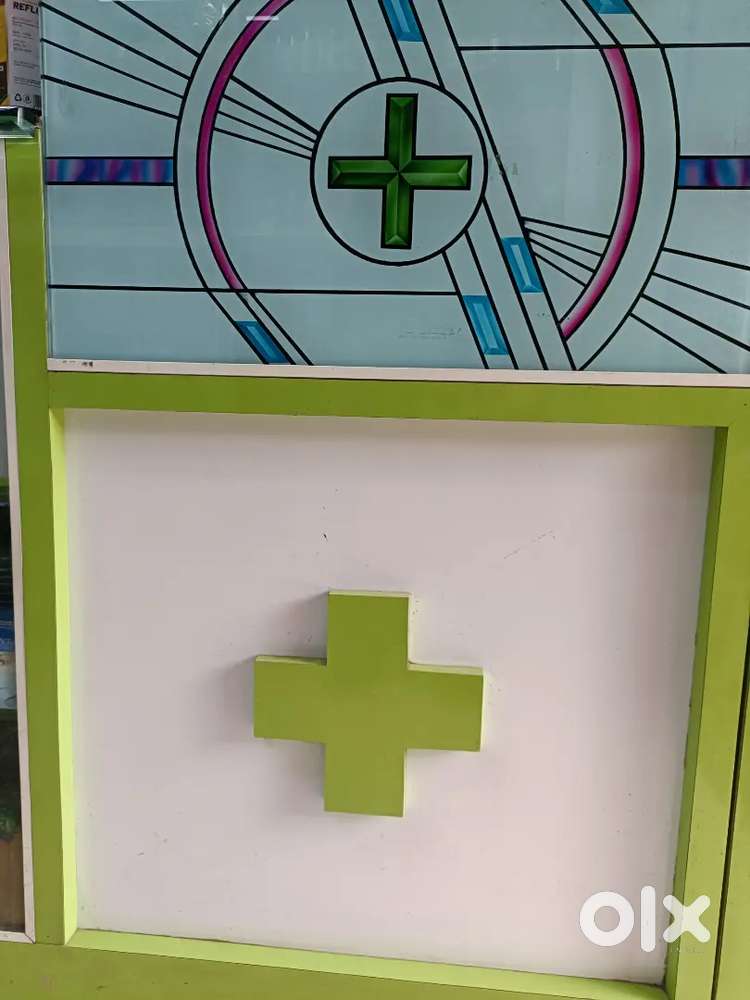 Registered pharmacist for medical shop