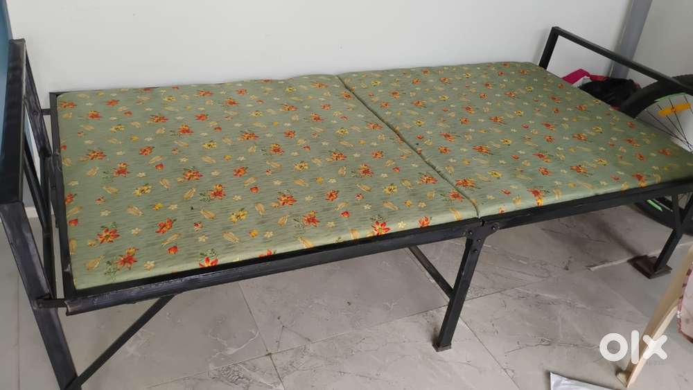 Foldable bed in best condition urgent sell