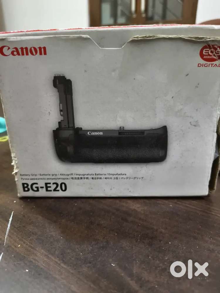 Canon mark 4 camera battery grip BGe20 brand new.