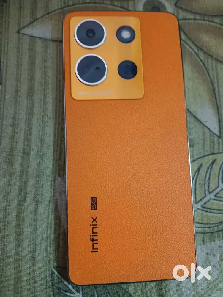 Exchange i phone 8/256 hai 5g  camera not warking back glass karan hai