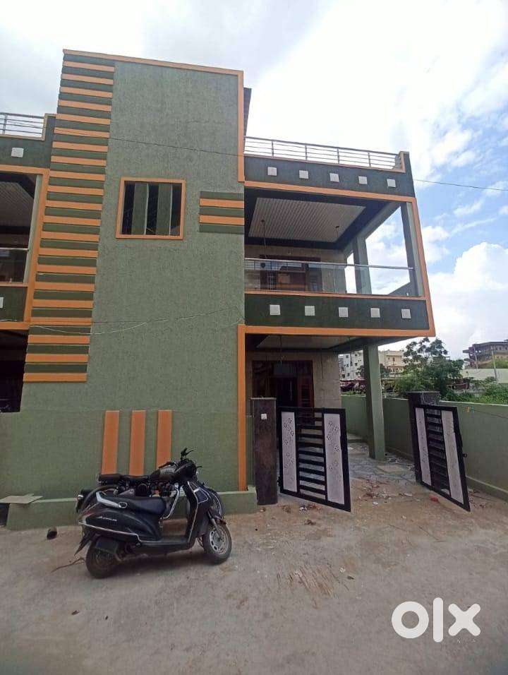 చెర్లపల్లి రైల్వే స్టేషన్ అతి దగరలో 4BHK G+1 House తక్కువ ధరకే అమ్మబడు