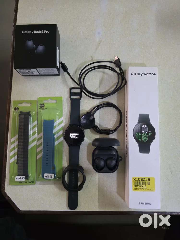 Samsung Watch 4 & Samsung Buds 3 Pro