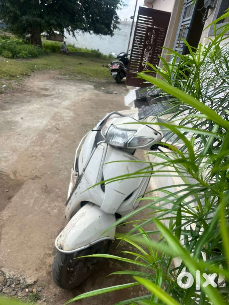 Activa scooty 2011 condition good low price