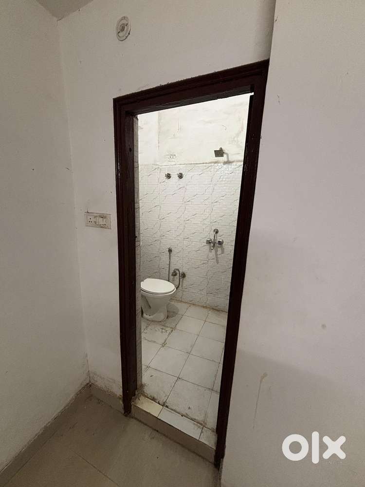 Looking for a roommate in a 3BHK.