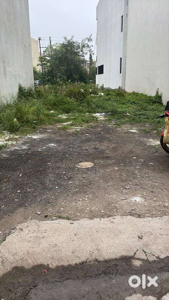 1500sq feet 25*60 sq feet plot at prime location