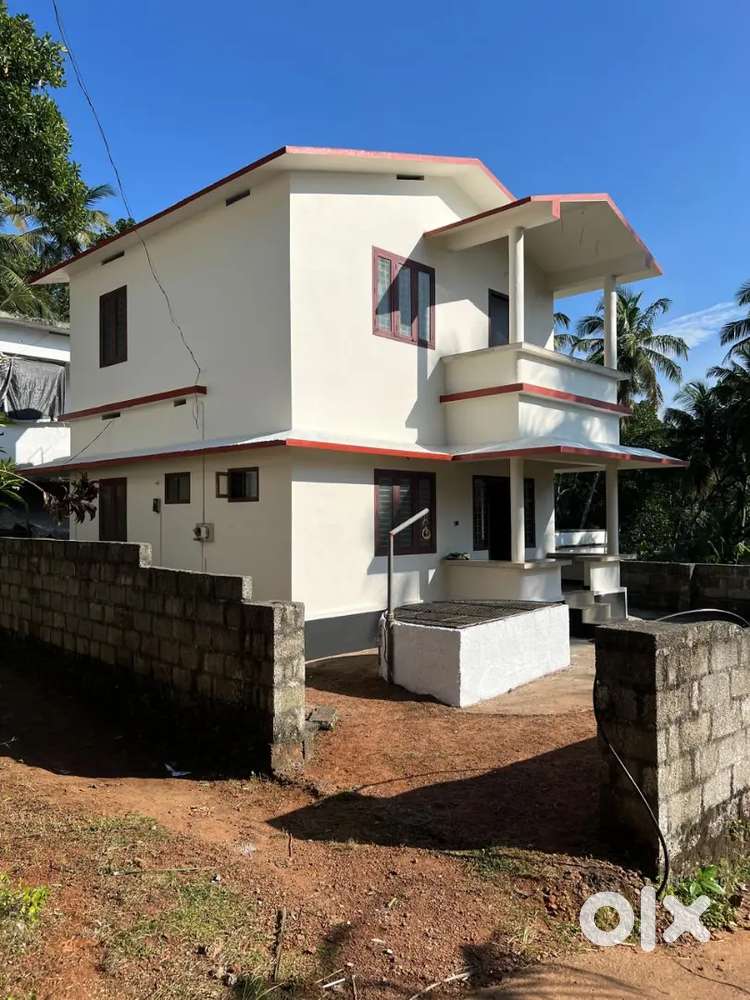 3 BHK READY TO MOVE PROPERTY. 700 m from NH 66, IDIMOOZHIKAL