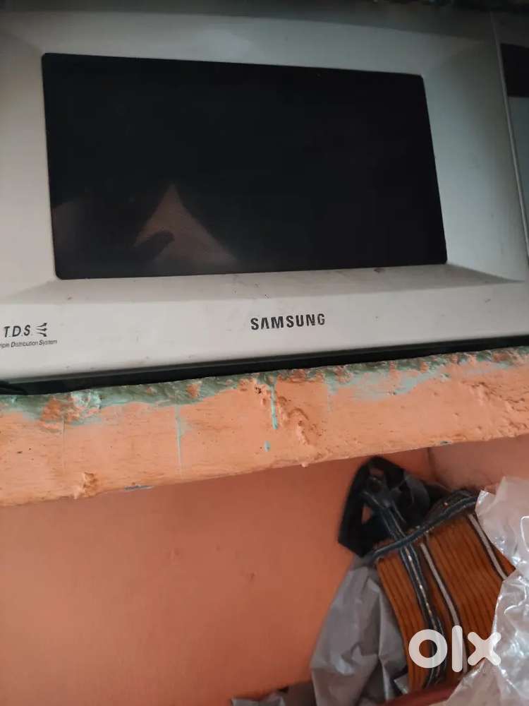 Microwave new condition and Sony TV 32 inch donon ke condition mein h