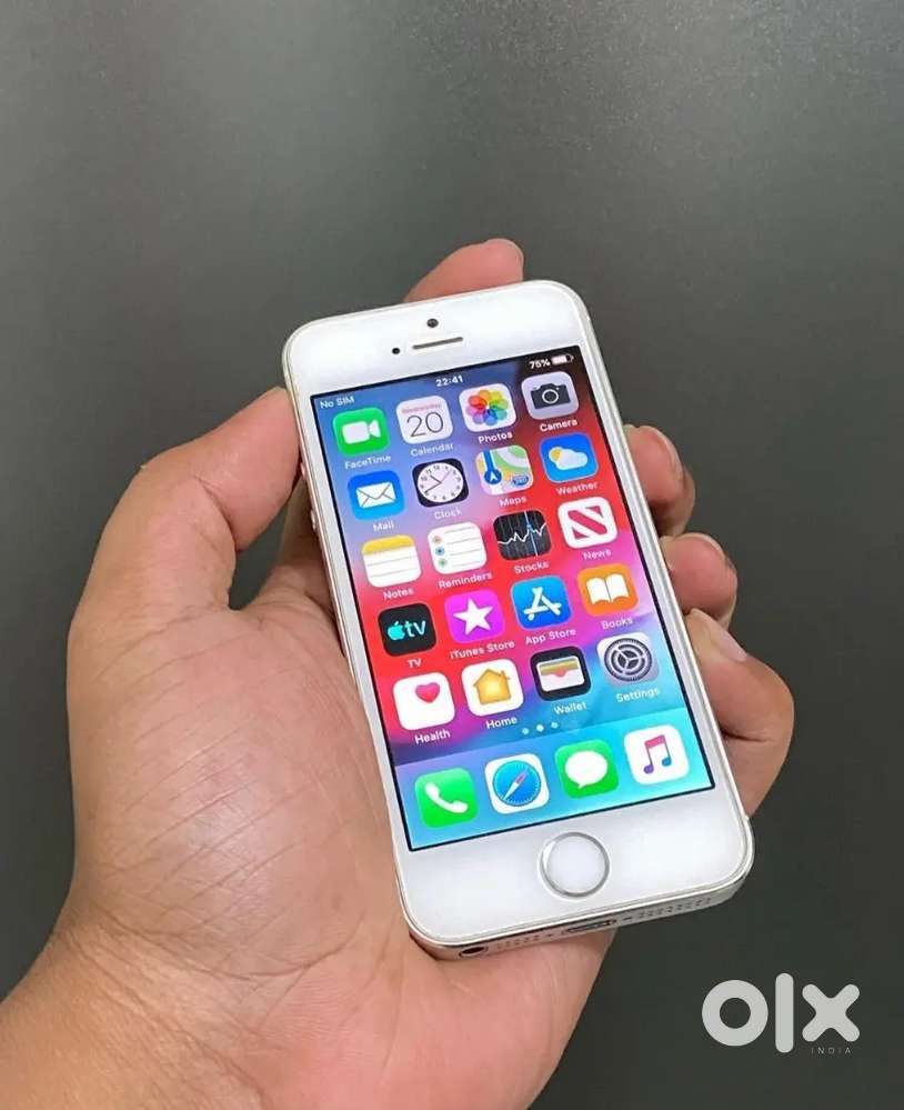 Apple IPhone 5s 16GB with bill charger accessories discount all iPhone