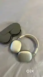 AIR PODS MAX - 1 year old, mint condition
