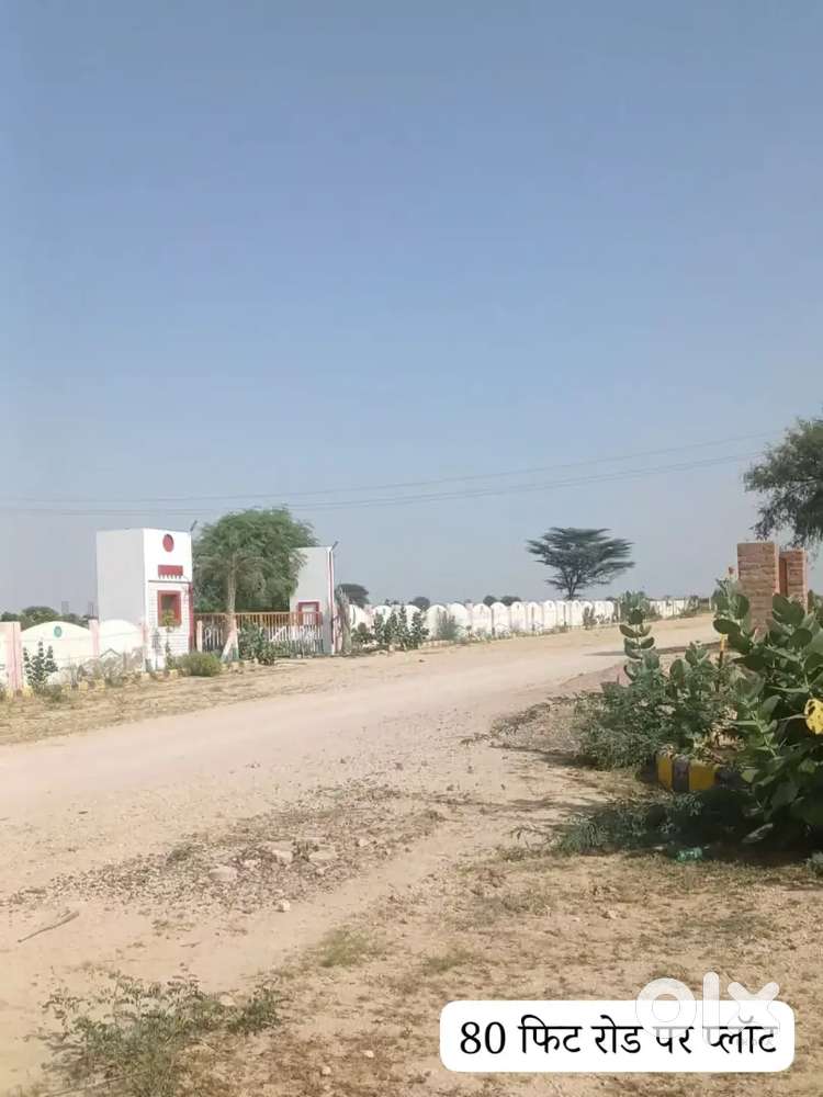 80 fit road par corner plot patteshuda