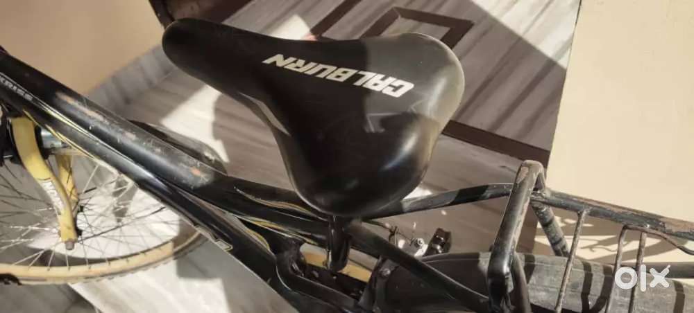 Streethawk young Bicycle in Black yellow colour