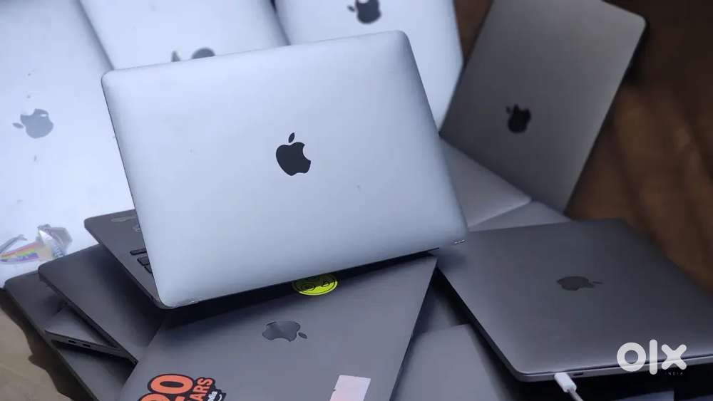 M1 Apple Macbook Pro 16GB RAM 256GB Apple SSD 2022 Manufacturing