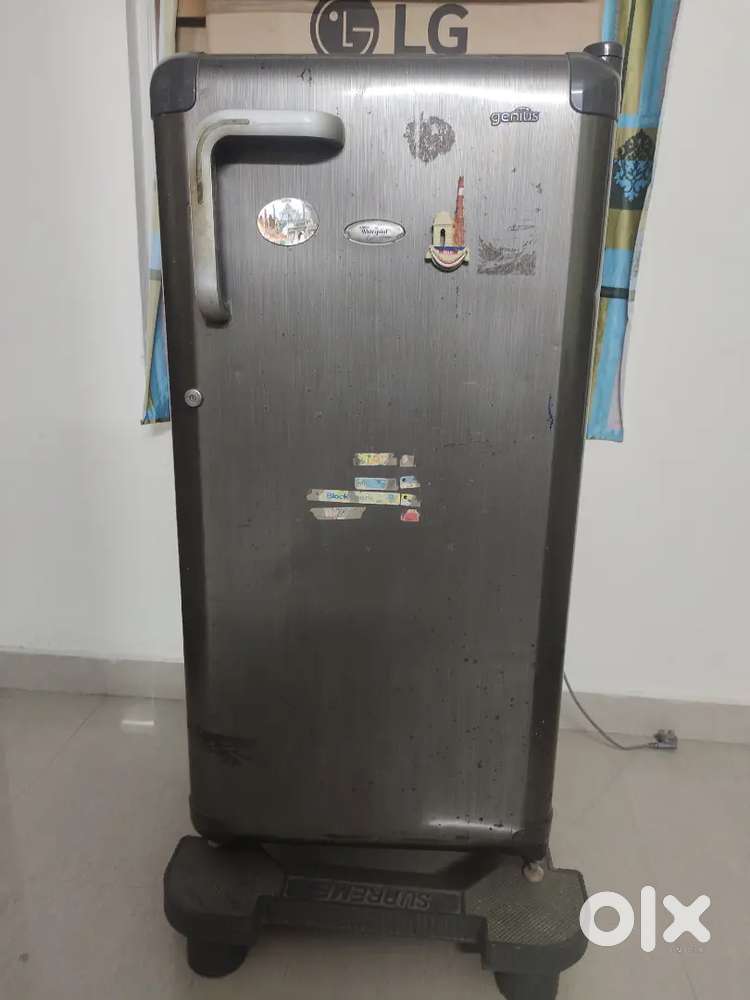 Whirlpool fridge 175 litre with stand i