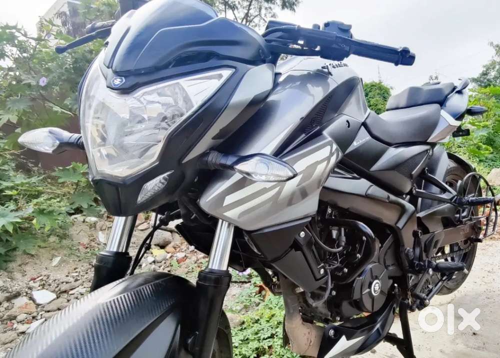 Bajaj Pulsar NS 200 2023 Delivery only 3251kms driven  Rs 142000/-