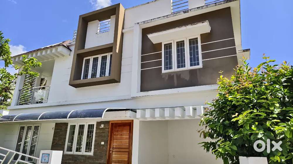 Villa for sale near technopark