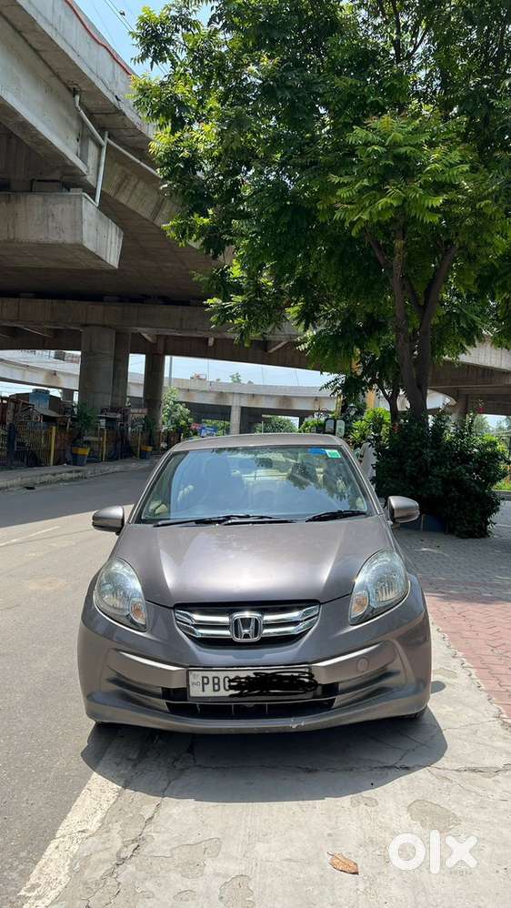 Honda Amaze 2015 Petrol Well Maintained