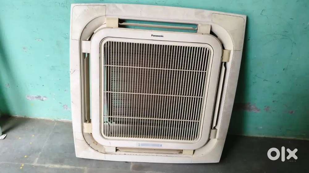 Panasonic cassette ac  4 ton