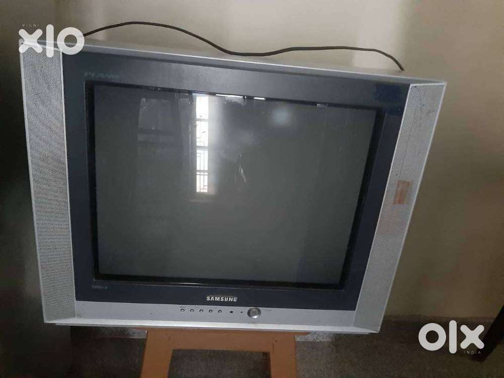 SAMSUNG TV & SONY AUDIO PLAYER--OLD SET  COMBO