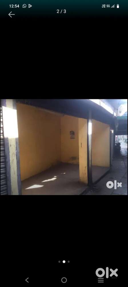 Double Shutter Shop for rent