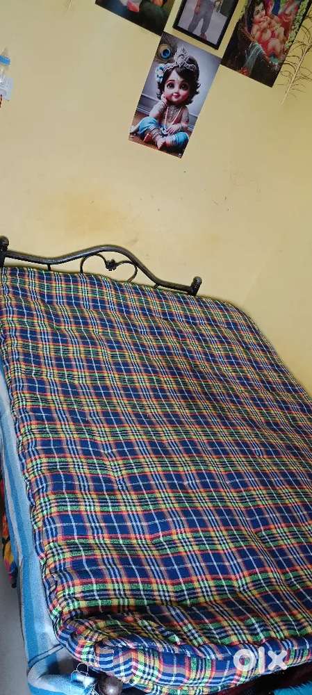 Queen Size cotton mattress size 5/6 , Brand new