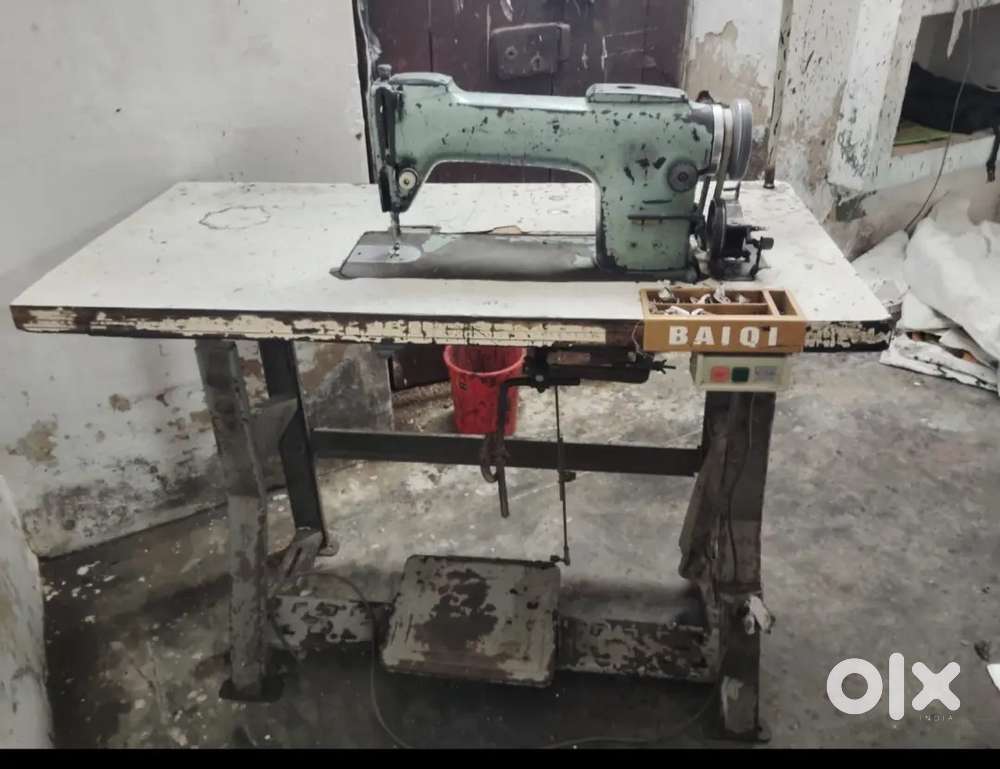 Leather goods making machine