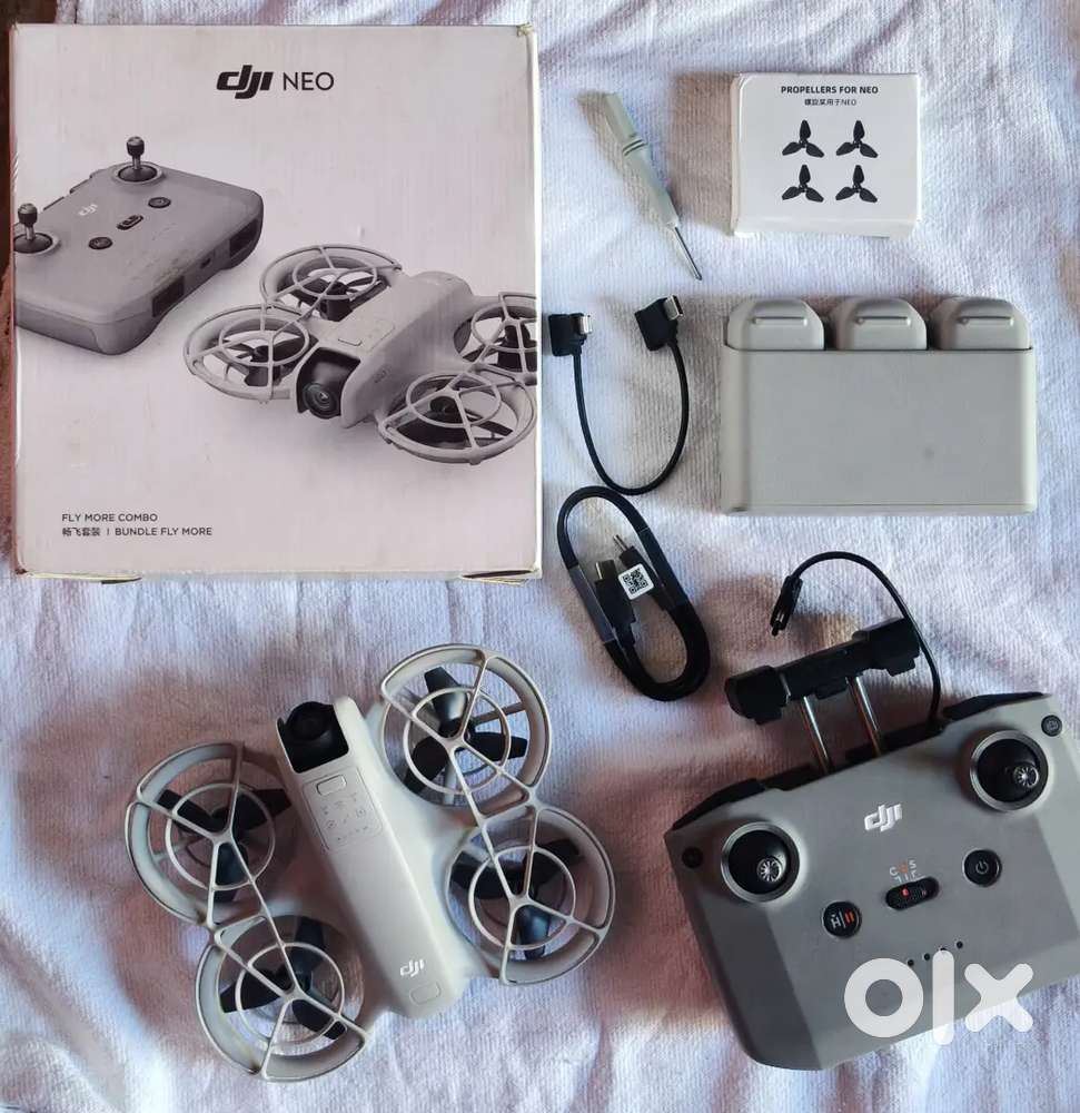 DJI Neo Fly More Combo