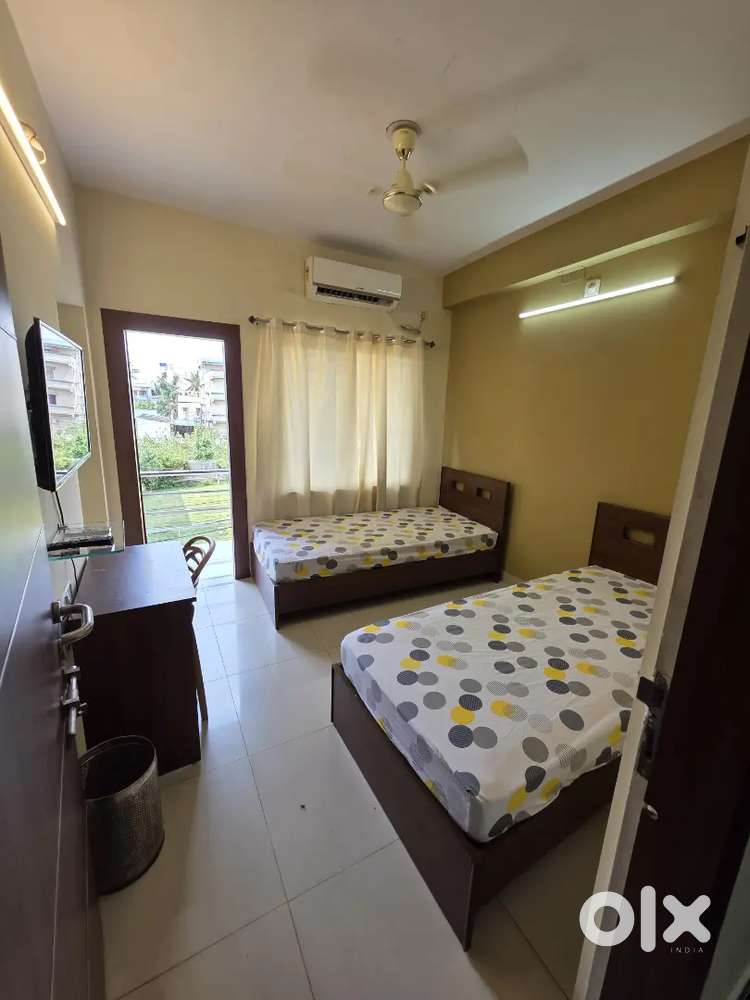 XenHomes Premium Girls PG Near Infocity- Fully Furnished