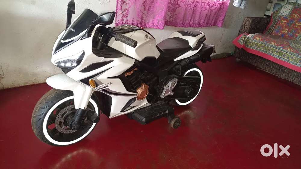 Honea CBR 999 Kids Battery Operated Ride-On Bike

,