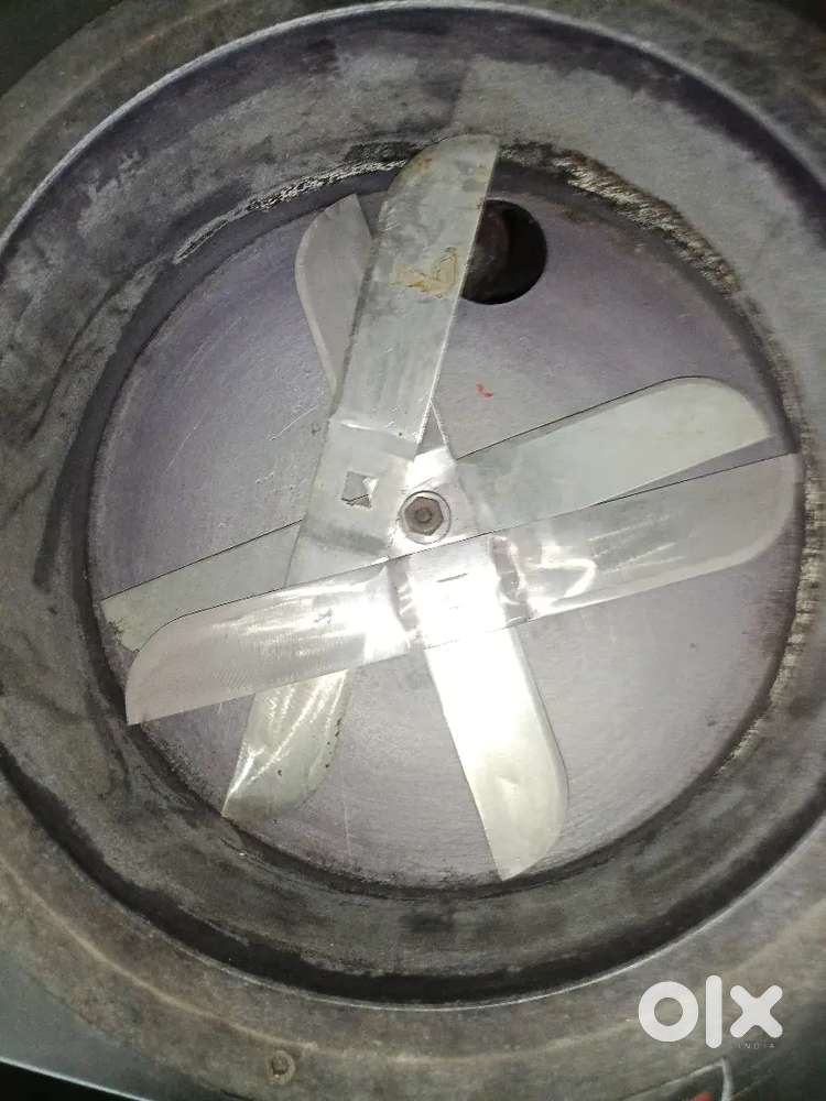 A big spices chopping machine