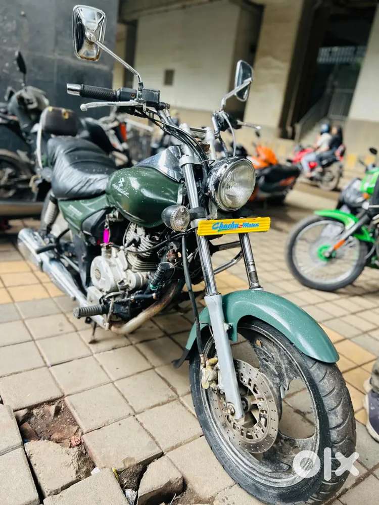 AVENGER 220 PULSAR BAJAJ