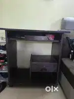 Computer table