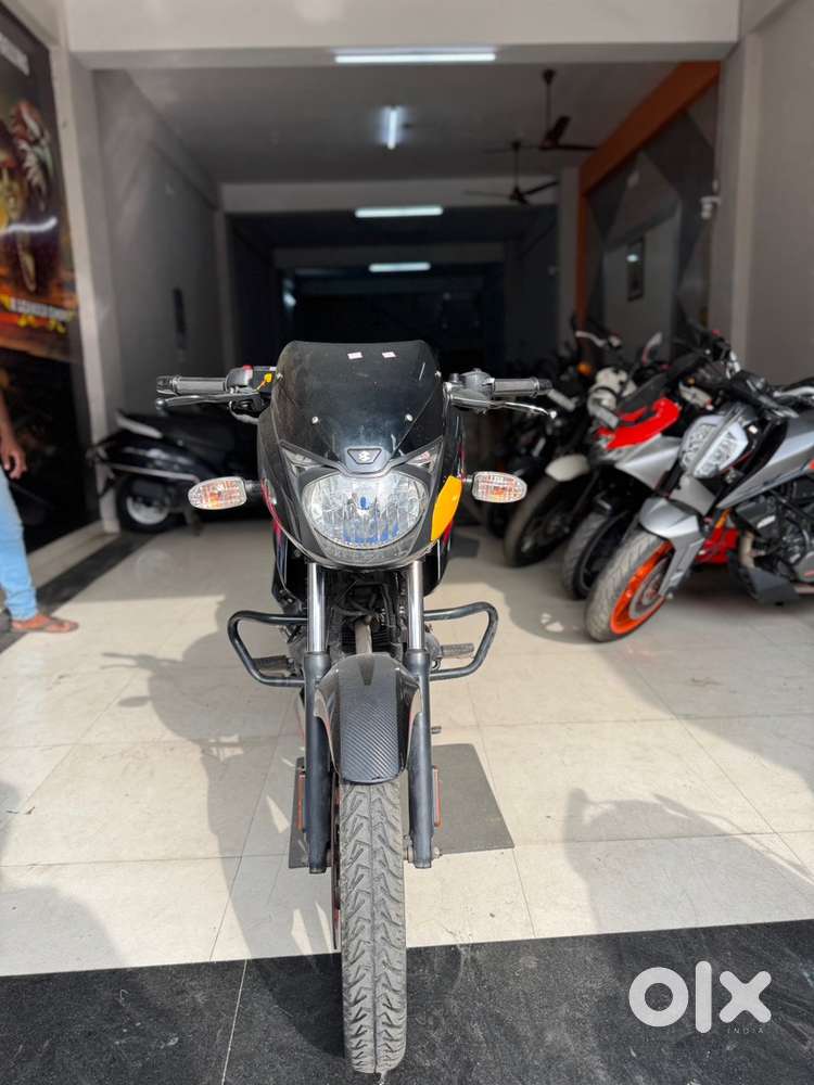 BAJAJ PULSAR 150 Black Red 2022